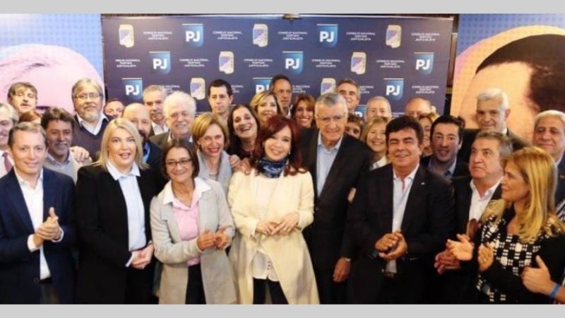 Gobernadores que apoyarán a Cristina, los del medio y los del frente