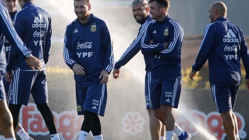 La Selección Argentina va definiendo el equipo