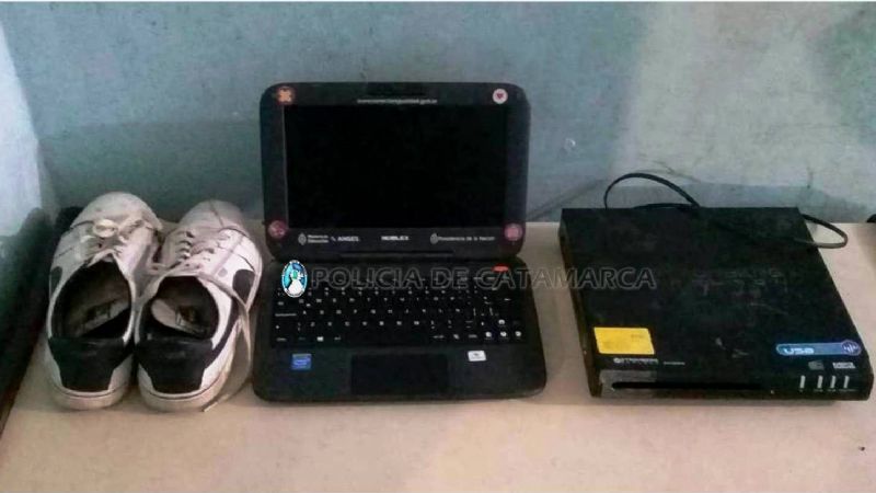 Al ver a policías, dejó abandonados varios elementos robados