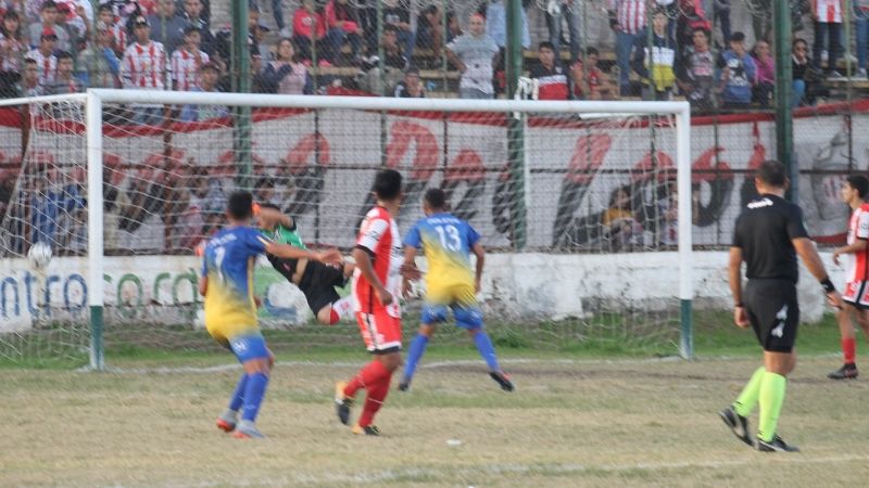 Policial pasó en un partidazo: 3-2 a Villa Cubas