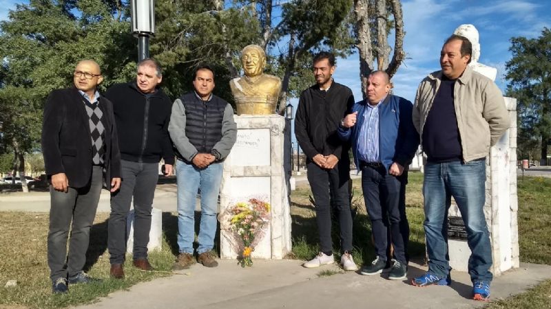Precandidatos presentes en el homenaje a Perón