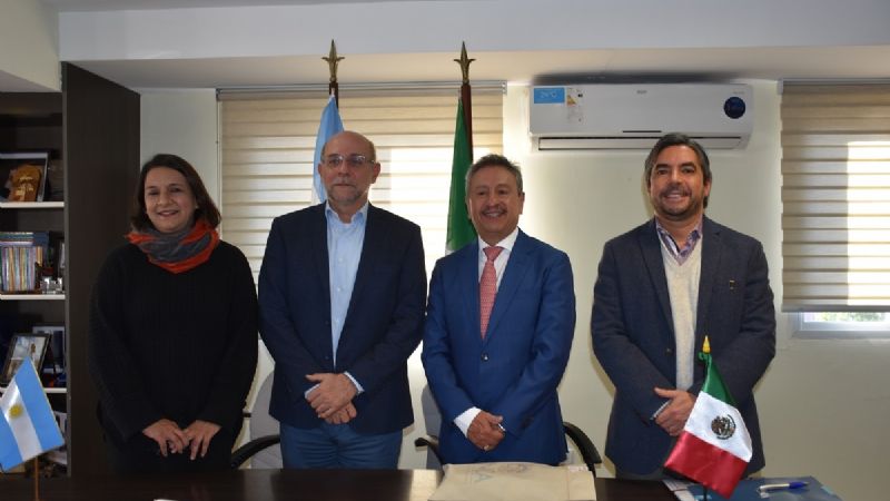 La UNCA firmó convenio con la Universidad de Ixtlahuaca de México