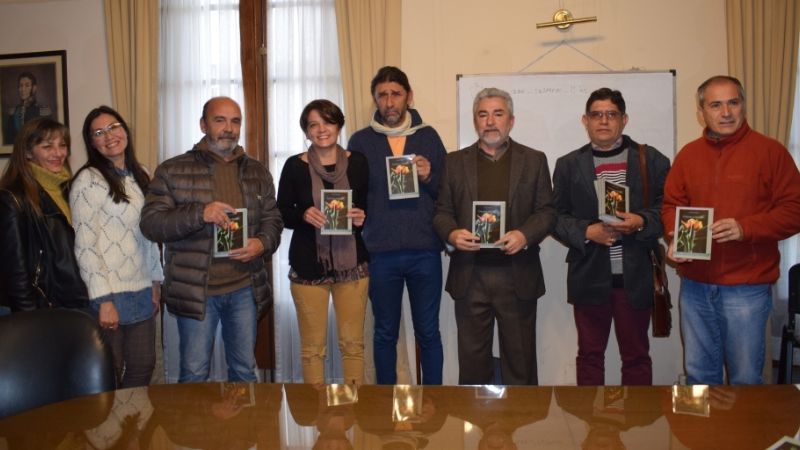 Presentaron el libro “Crónicas Andariegas”
