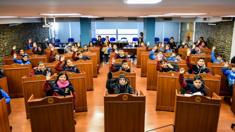 El Senado recibió la visita de alumnos de Valle Viejo