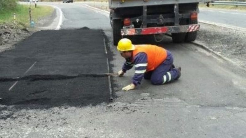 Sigue el bacheo de la Ruta 38 a la altura de La Cuestecilla
