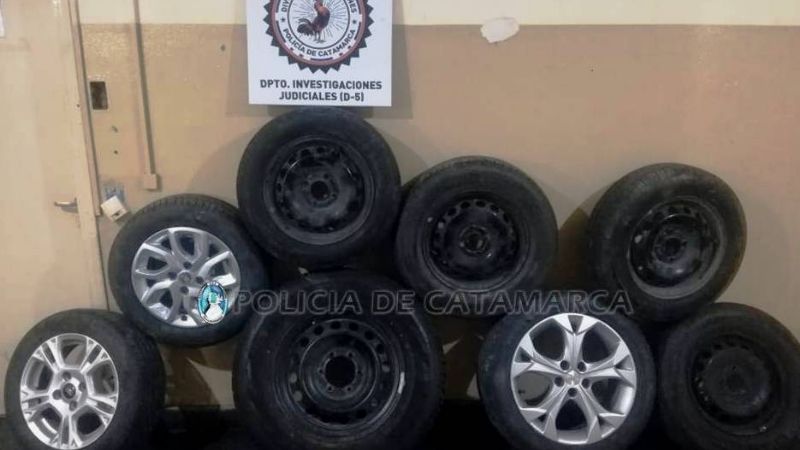 Buscan a una banda que roba ruedas de auxilio