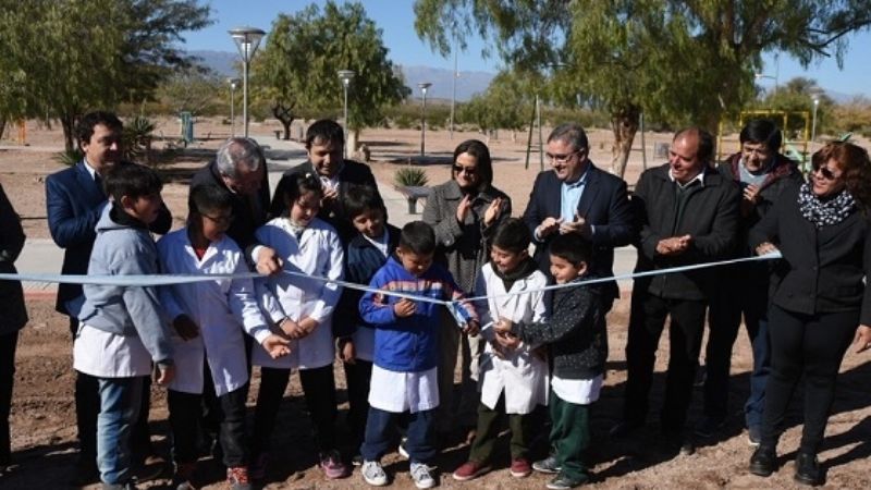 La Gobernadora inauguró obras en Tinogasta