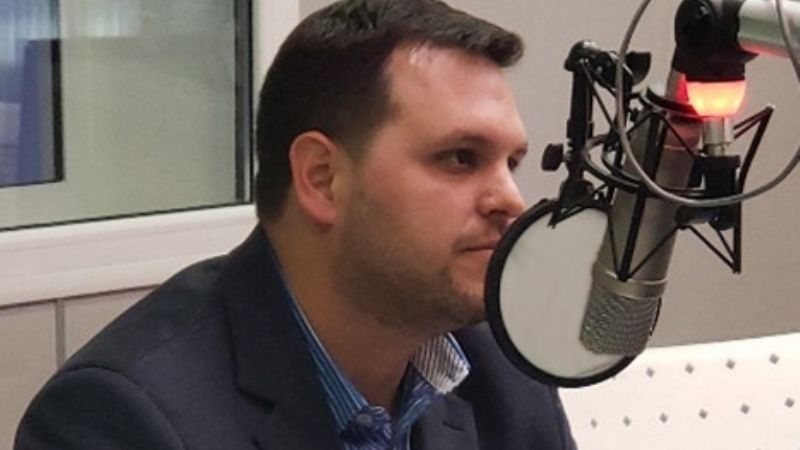 Menecier cruzó y desmintió a Luna