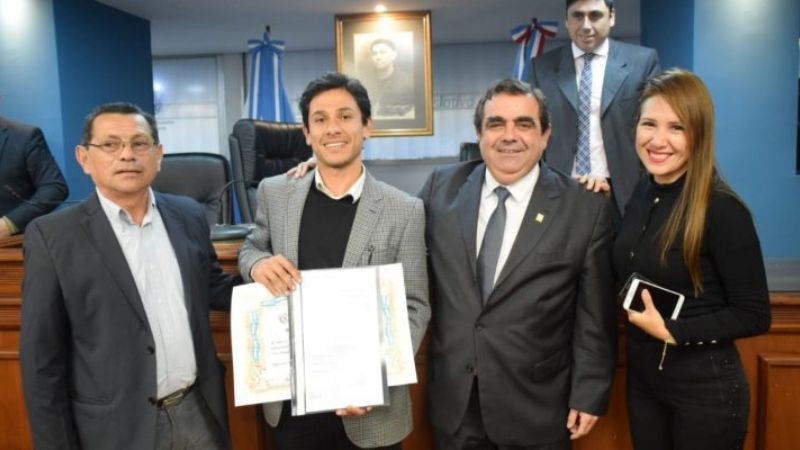 Distinguen al atleta “Nacho” Rivera por su actuación mundialista