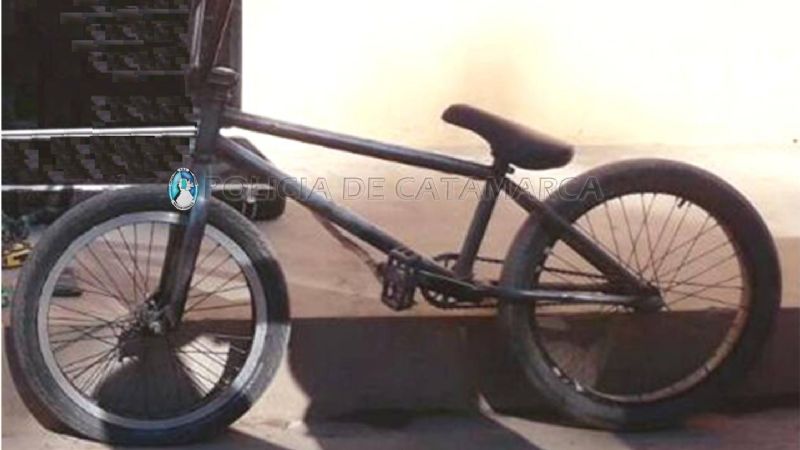 Recuperan una bicicleta y tres bolsas de cal