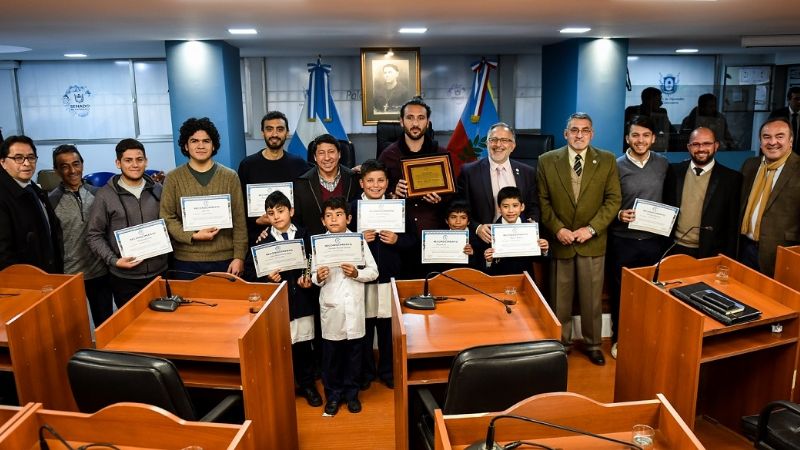 La Orquesta Andina Sayani interpretó el Himno Nacional en la Legislatura