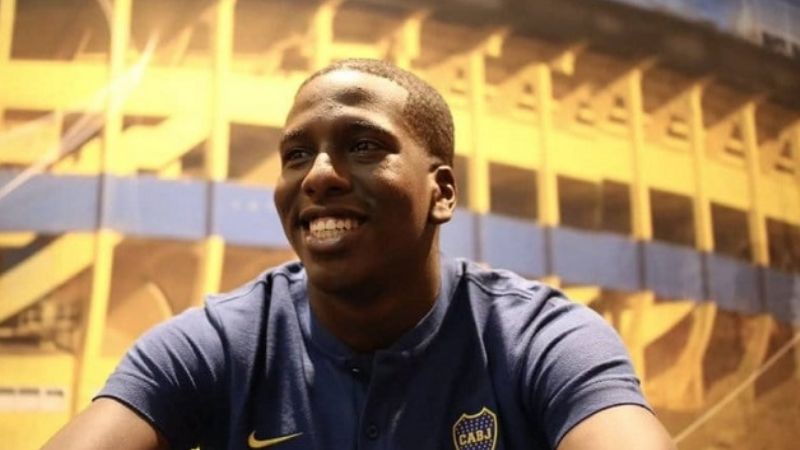 Hurtado firmó su contrato y ya es jugador de Boca