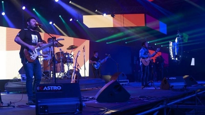 Palito Ortega y Orellana Luca cerraron la primera noche del Poncho