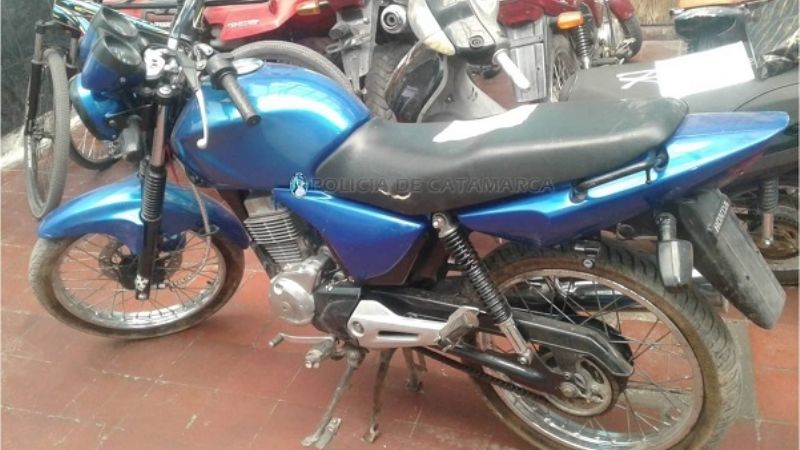 Encuentran otra moto oculta entre la maleza