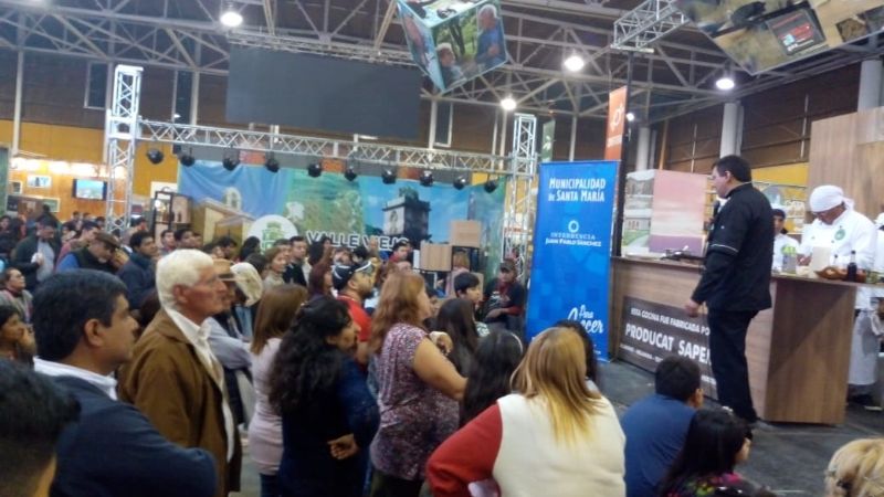 Espectacular Show Gourmet de Santa María en el Poncho