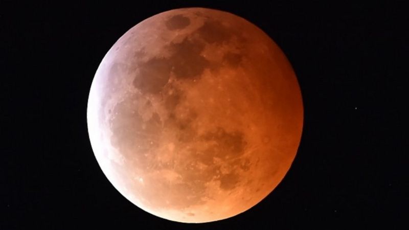 Dónde se verá el eclipse lunar de este martes