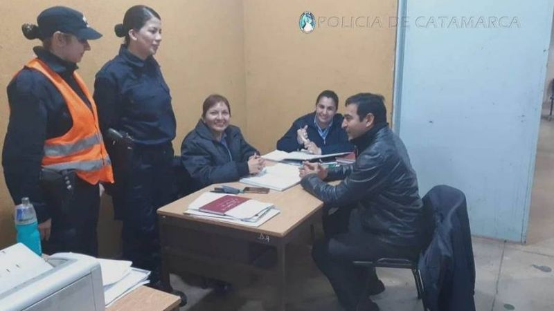 Quevedo visitó la Comisaría del Poncho