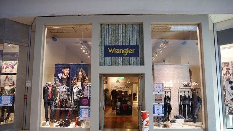 Wrangler cierra sus locales, despide a todo el personal y se va del país