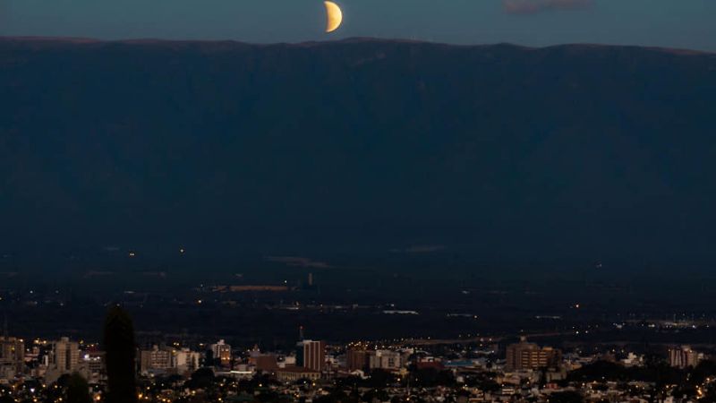 Así se vio el eclipse de luna desde El Jumeal