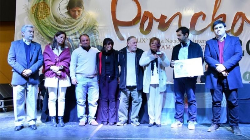 Se entregaron los premios a los mejores artesanos del Poncho 2019