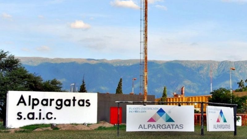 Alpargatas se desprendió de su negocio textil en la Argentina