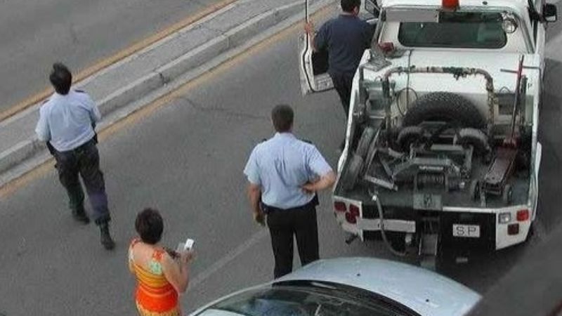 Mujer circulaba alcoholizada en pleno centro y le secuestraron el auto