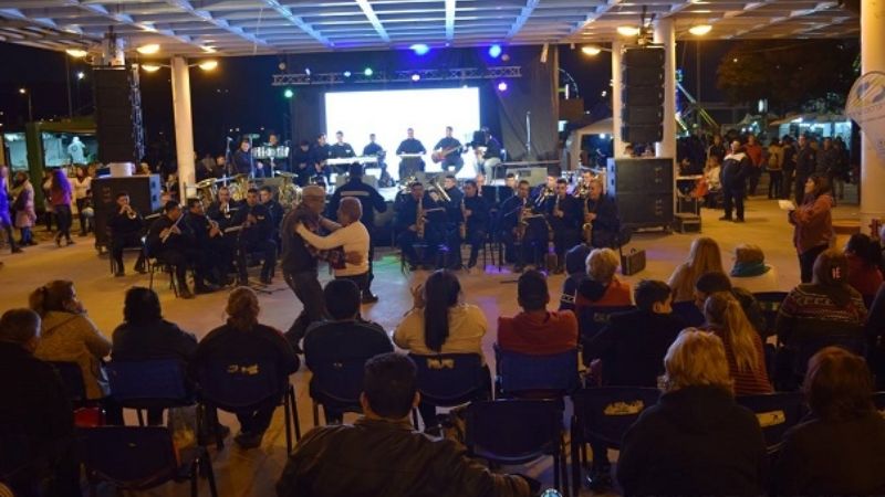 Banda de Música de la Policía brindó una retreta musical en el Poncho