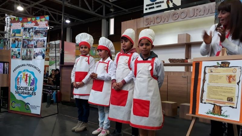 Cocineritos presentaron los bocaditos de algarroba