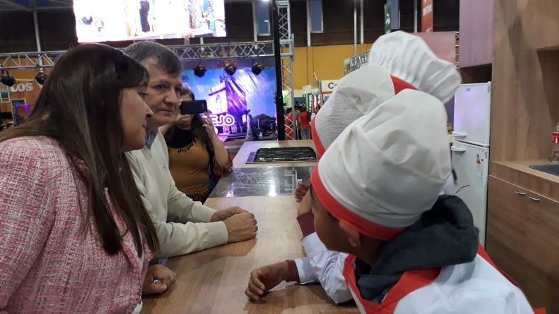 Cocineritos presentaron los bocaditos de algarroba