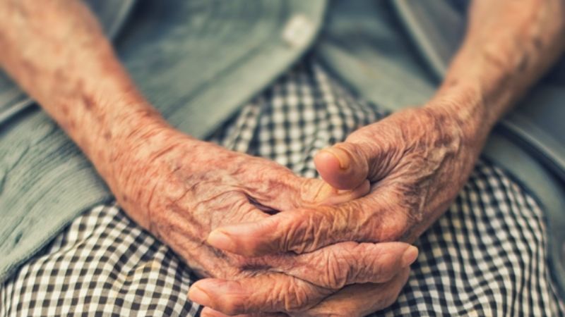 Encontraron a dos adultos mayores en estado de abandono