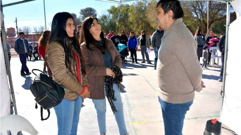 Nóblega participó de una jornada institucional en barrio Los Robledo