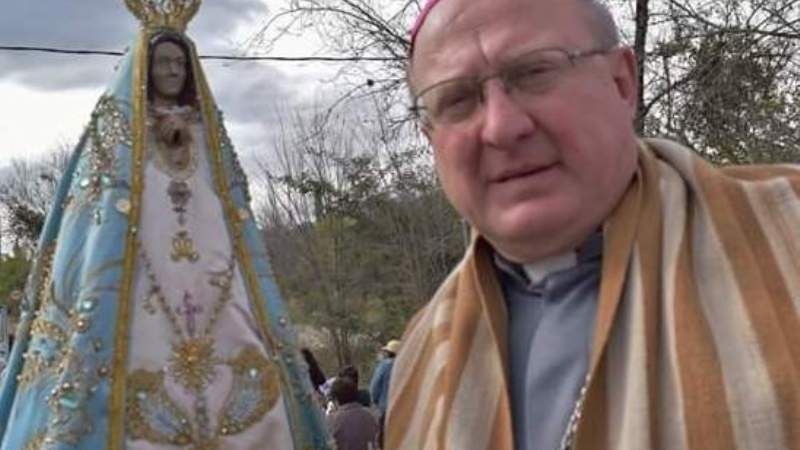 En un acto religioso, Urbanc criticó a los políticos y a las feministas