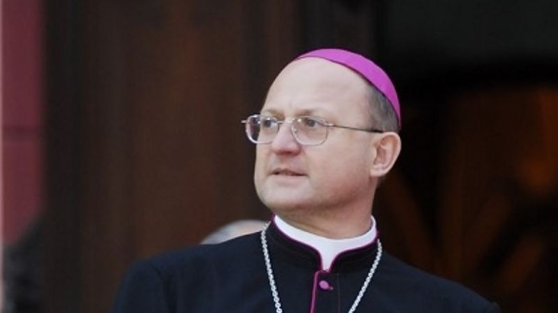 "Monseñor...anti-derechos"