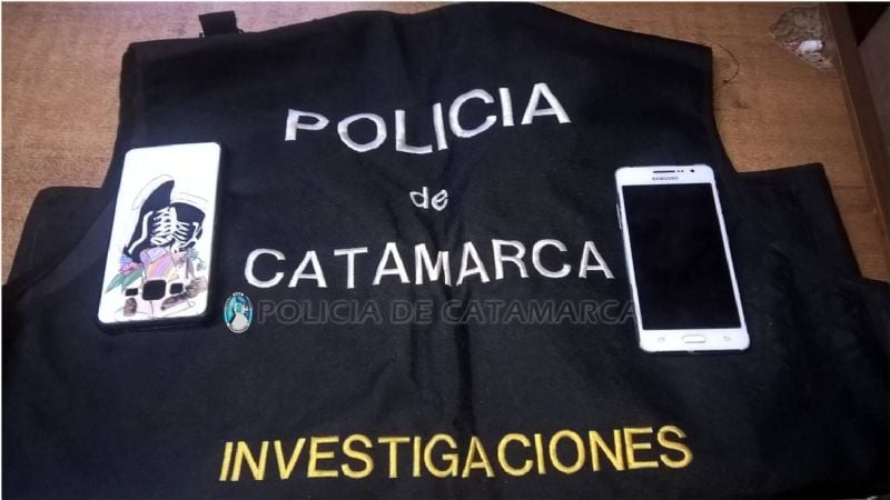 En un registro domiciliario, policías encontraron un celular robado
