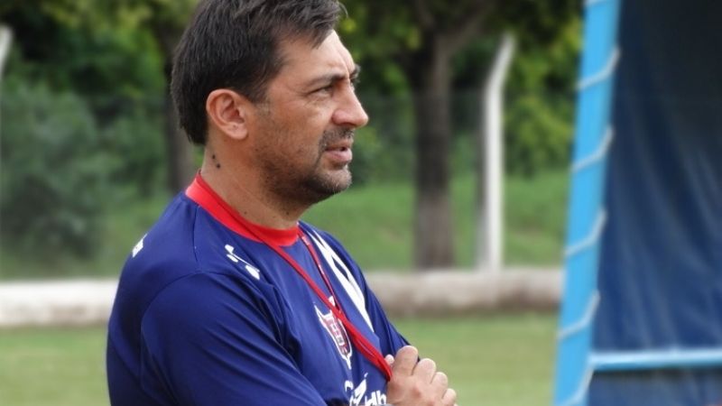 Flores expone sobre la neurociencia aplicada a los deportes