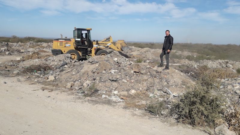 Candidato erradicó basural que impedía el ingreso a un pueblo