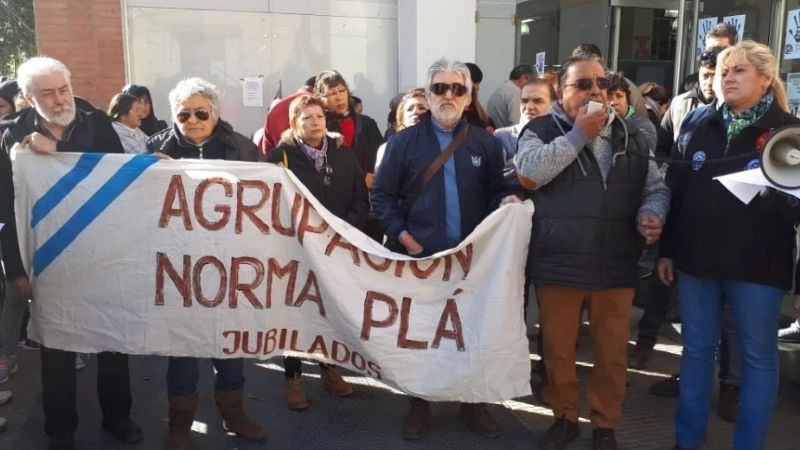 Protesta contra el límite de la moratoria jubilatoria