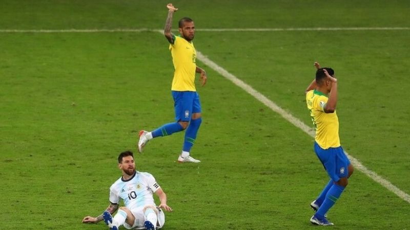 Argentina cayó 0-2 con Brasil y jugará por el 3er. puesto