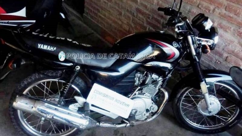 Tras una persecución secuestran una moto y detienen a una persona