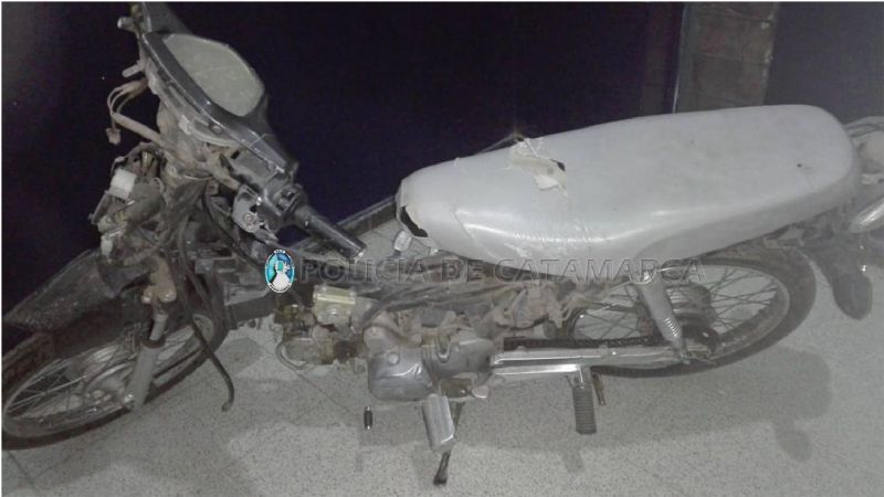 Dejaron abandonada una moto al escapar de policías