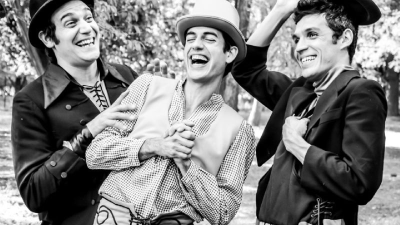 Desde Mendoza, llega al Girardi “Lo que esconden los sombreros”