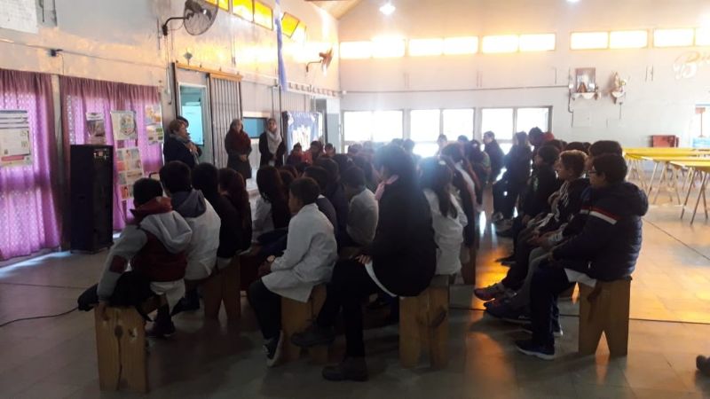 Taller integral sobre el cuidado de la salud en escuela de Valle Viejo
