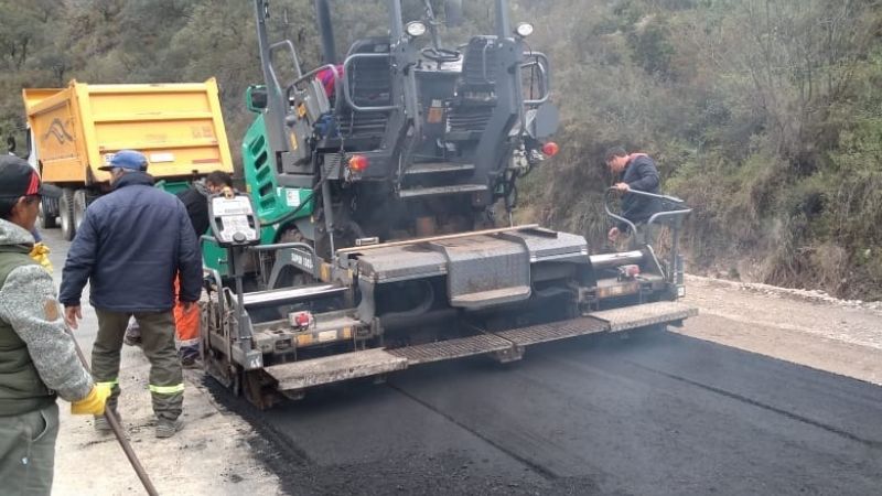 Se inició la pavimentación de los tramos dañados en la Cébila