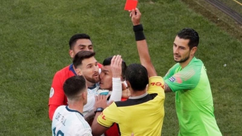 La Conmebol sancionó a Lionel Messi con un partido de suspensión
