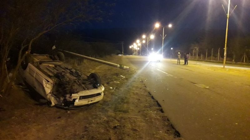 Vuelco cerca del Predio Ferial