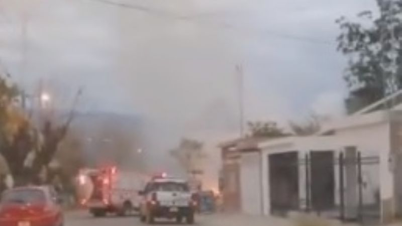 Incendio de pastizales en un baldío