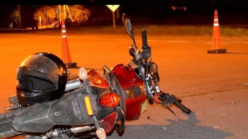 Joven lesionado tras derrapar en una moto