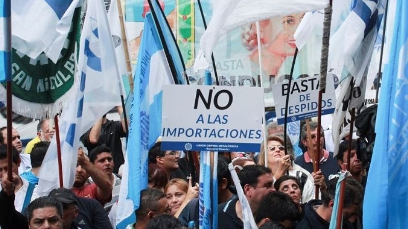 Se perdieron 217 mil puestos de trabajo registrados en un año