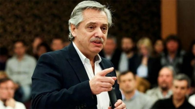Fernández quiere debatir con Macri: "Espero que no mienta"