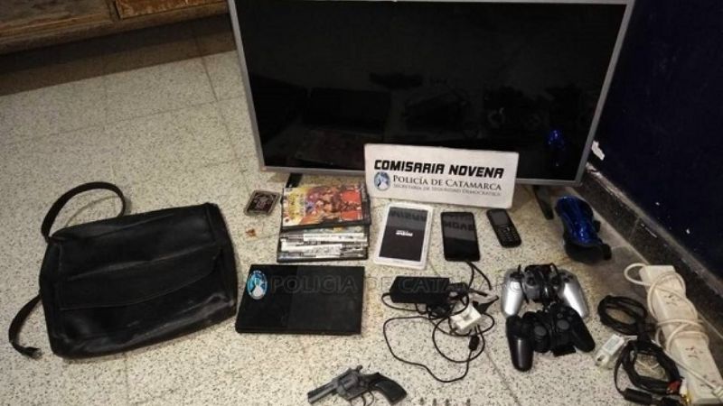 Agarran a ladrón con las manos en la masa